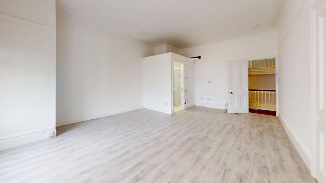 13 Princes Avenue, Muswell Hill, London N10 3LS 2