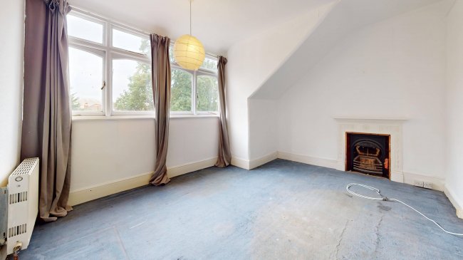 13 Princes Avenue, Muswell Hill, London N10 3LS 2