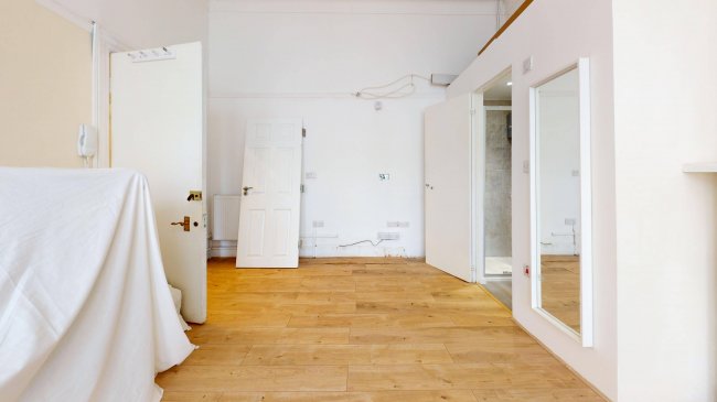 13 Princes Avenue, Muswell Hill, London N10 3LS 2