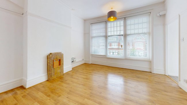 13 Princes Avenue, Muswell Hill, London N10 3LS 2