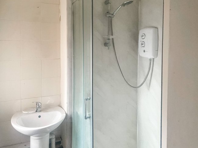 The Crown Inn, High Street, Lechlade GL7 3AE 62