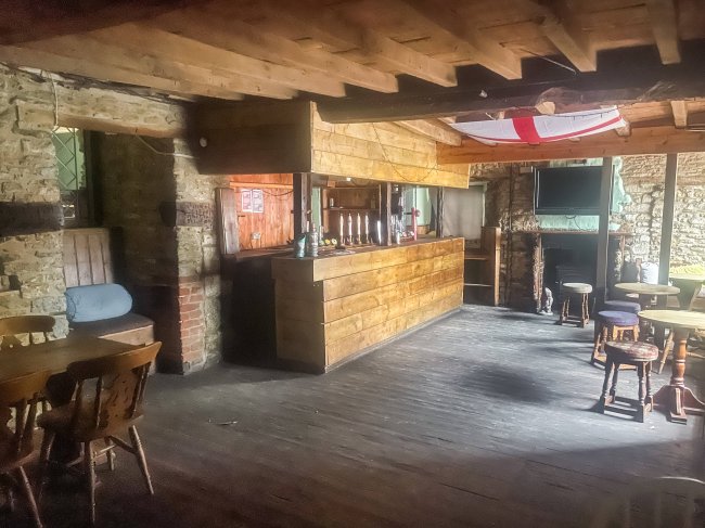 The Crown Inn, High Street, Lechlade GL7 3AE 62