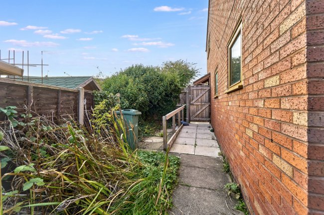 43 Awbridge Road, Netherton, Dudley, DY2 0HZ 7