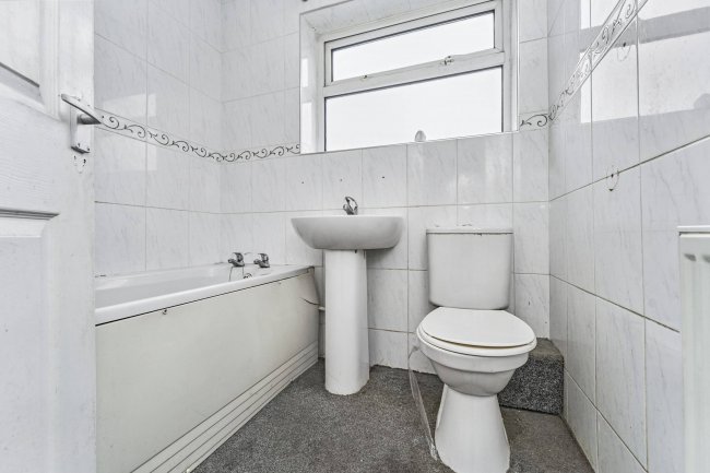 23 Lassington Close, Redditch, Worcestershire, B98 0LW 8