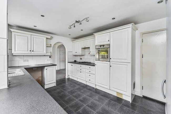 23 Lassington Close, Redditch, Worcestershire, B98 0LW 8