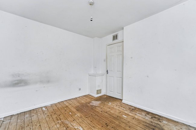 23 Lassington Close, Redditch, Worcestershire, B98 0LW 8