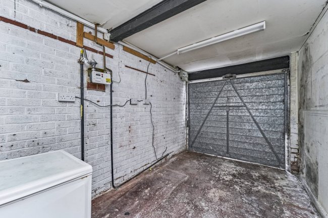 23 Lassington Close, Redditch, Worcestershire, B98 0LW 8