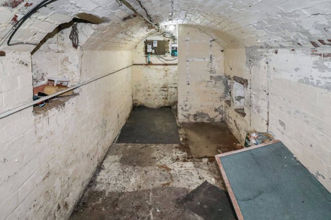 13 Hilary Street, Dewsbury, WF13 4AU 1