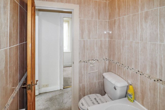 13 Hilary Street, Dewsbury, WF13 4AU 1