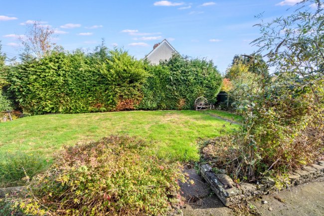 1 Fieldside Road, Pulloxhill, MK45 5HN 3