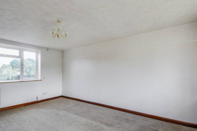 1 Fieldside Road, Pulloxhill, MK45 5HN 3