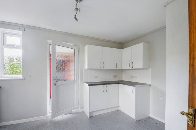 1 Fieldside Road, Pulloxhill, MK45 5HN 3