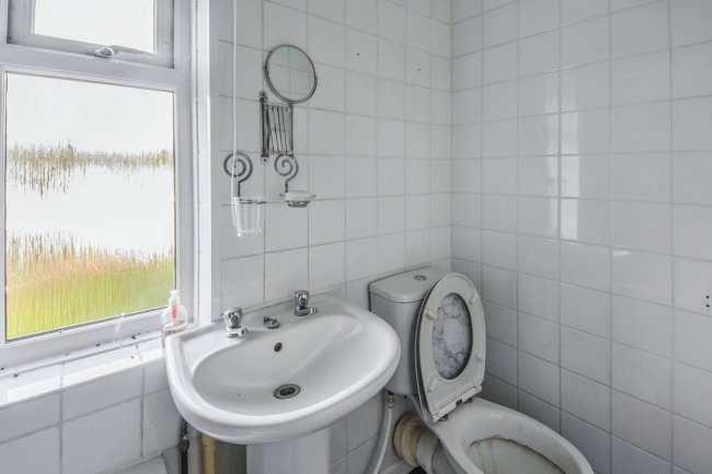 1 Fieldside Road, Pulloxhill, MK45 5HN 3