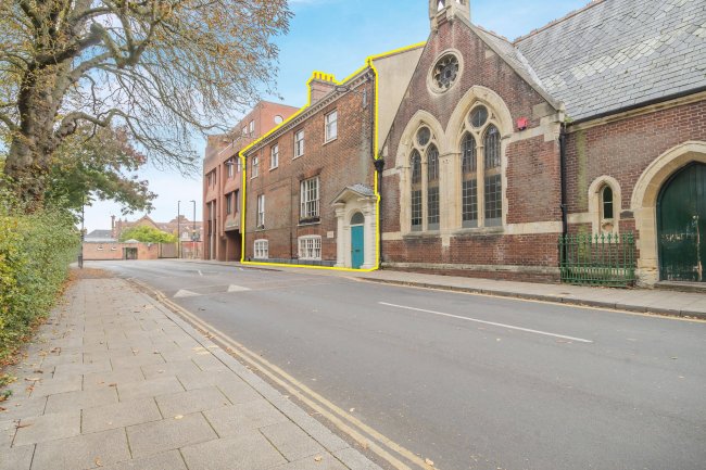 15 Chapel Field East, Norwich NR2 1SF 7
