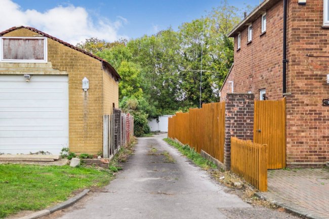Garages at Chadwell Avenue, Cheshunt, Waltham Cross, EN8 0ER 6