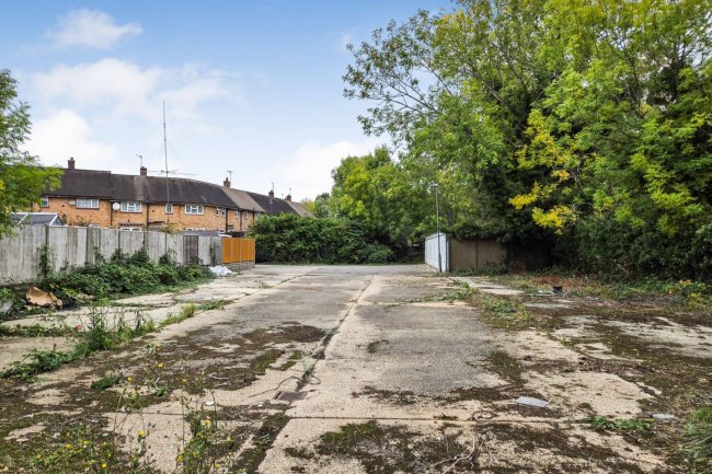 Garages at Chadwell Avenue, Cheshunt, Waltham Cross, EN8 0ER 6