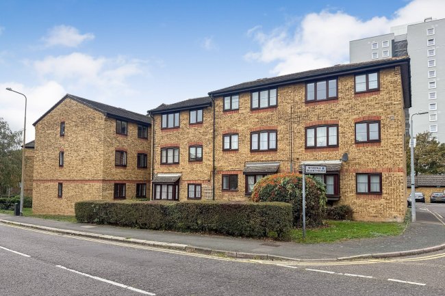 Flat 10 Wyvern House, Bridge Road, Grays, Essex, RM17 6RS 3