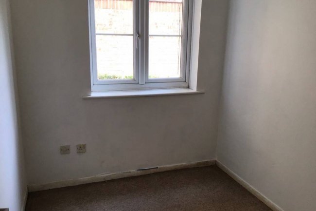 Flat 10 Wyvern House, Bridge Road, Grays, Essex, RM17 6RS 3