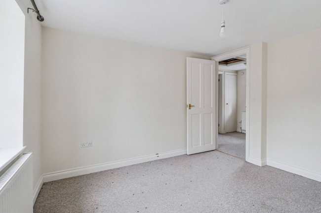 1 Crown Mews, South Street, Crewkerne, Somerset, TA18 8DB 9