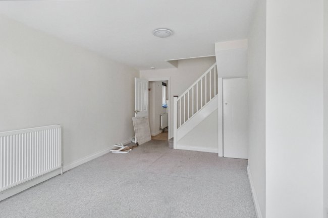 1 Crown Mews, South Street, Crewkerne, Somerset, TA18 8DB 9