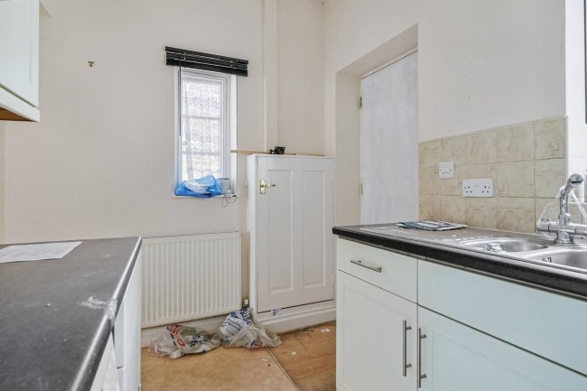 1 Crown Mews, South Street, Crewkerne, Somerset, TA18 8DB 9