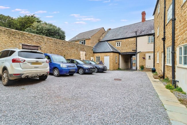 1 Crown Mews, South Street, Crewkerne, Somerset, TA18 8DB 9
