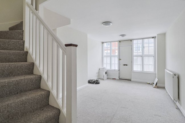 1 Crown Mews, South Street, Crewkerne, Somerset, TA18 8DB 9