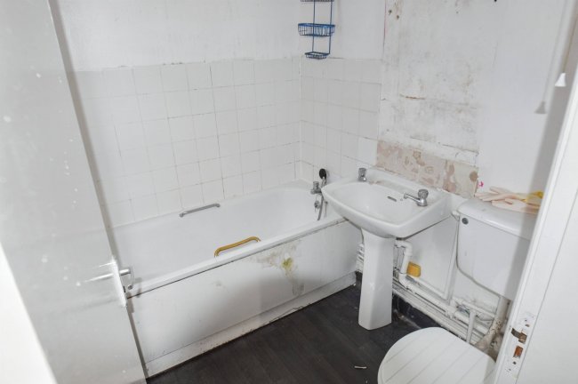 49 Alfred Road, Coventry, West Midlands, CV1 5BN 4