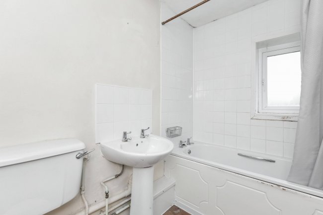 26 Ramsgill Court, Heelands, Milton Keynes, Buckinghamshire, MK13 7LS 3