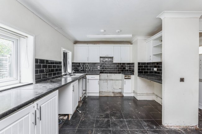 26 Ramsgill Court, Heelands, Milton Keynes, Buckinghamshire, MK13 7LS 3