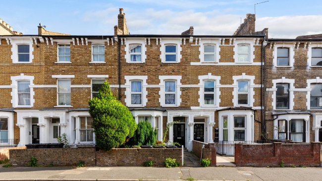 Flat A, 76 Rectory Road, Stoke Newington, London N16 7SH 10