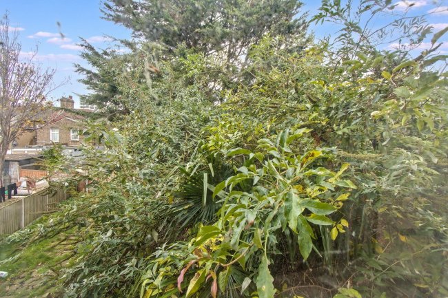 18 Bull Road, Stratford, London, E15 3HQ 4