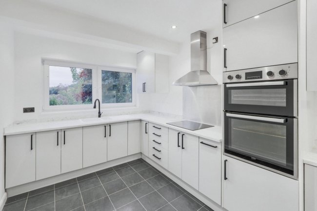 45 Foxhill Road, Burton Joyce, Nottingham, Nottinghamshire, NG14 5DB 2