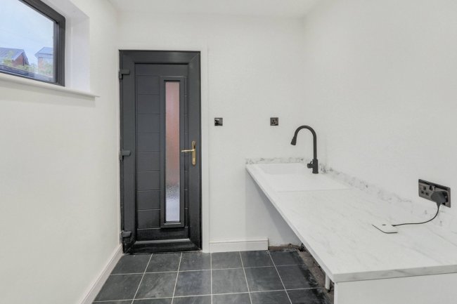 45 Foxhill Road, Burton Joyce, Nottingham, Nottinghamshire, NG14 5DB 2