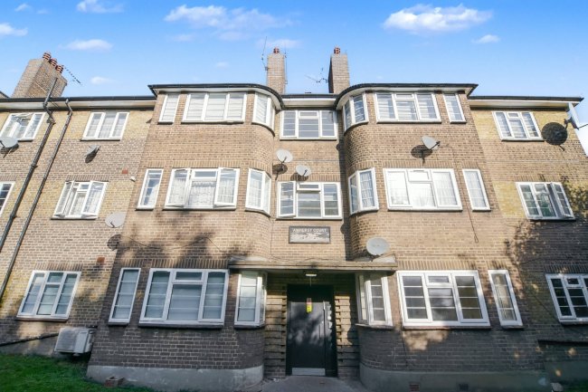 1 Amhurst Court, Amhurst Park, Stamford Hill, London N16 5AX 10