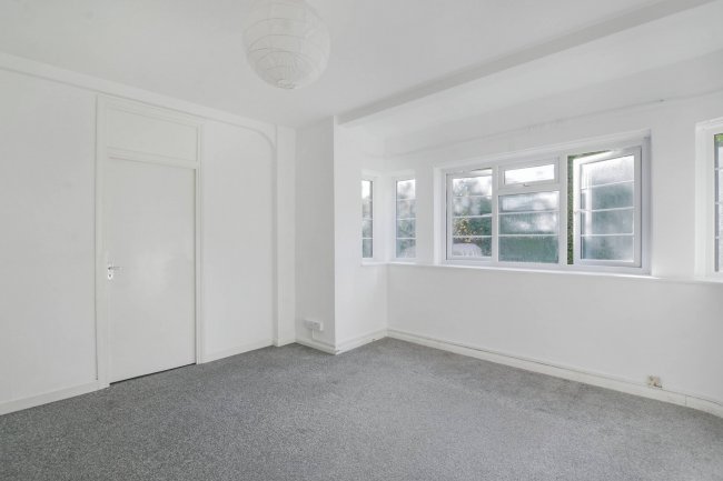 1 Amhurst Court, Amhurst Park, Stamford Hill, London N16 5AX 10