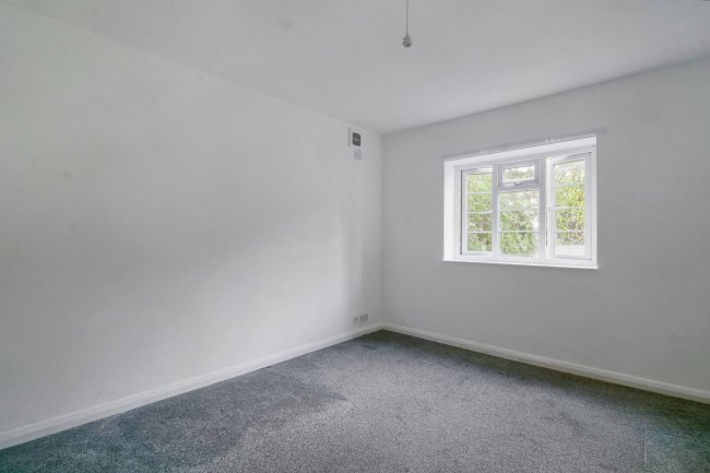 1 Amhurst Court, Amhurst Park, Stamford Hill, London N16 5AX 10