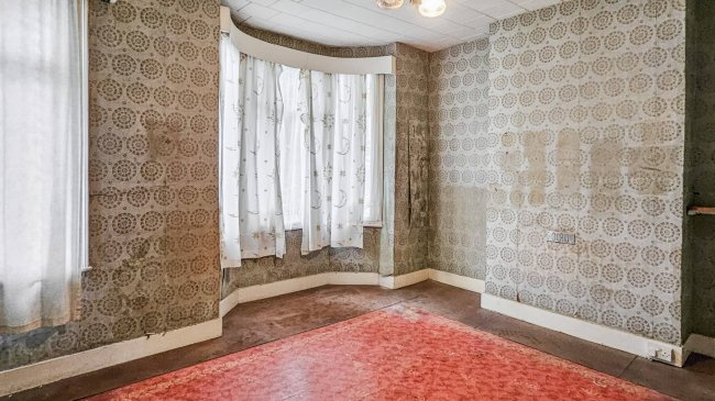 10 Brouncker Road, Acton, London W3 8AQ 6