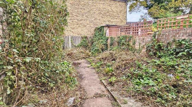 10 Brouncker Road, Acton, London W3 8AQ 6