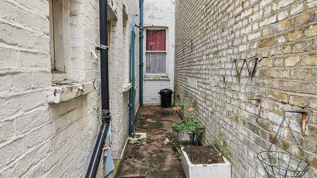 10 Brouncker Road, Acton, London W3 8AQ 6