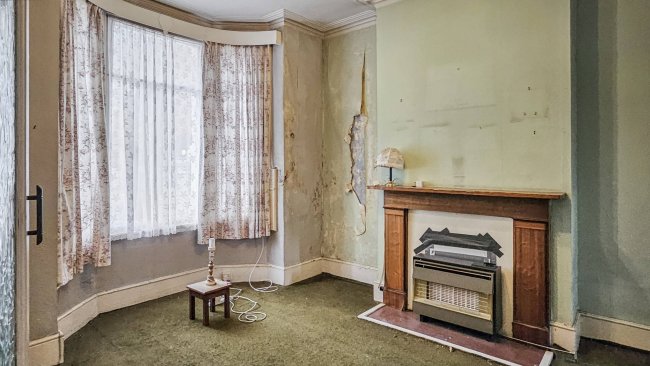 10 Brouncker Road, Acton, London W3 8AQ 6