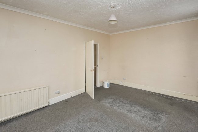 First Floor Flat, 6 Leonard Street, Silvertown, London E16 2DT 10