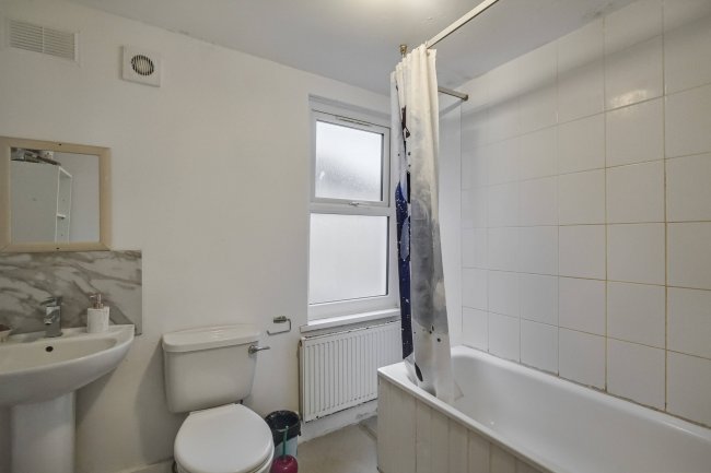 18 Morton Road, Stratford, London E15 4AN 6