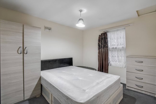 18 Morton Road, Stratford, London E15 4AN 6