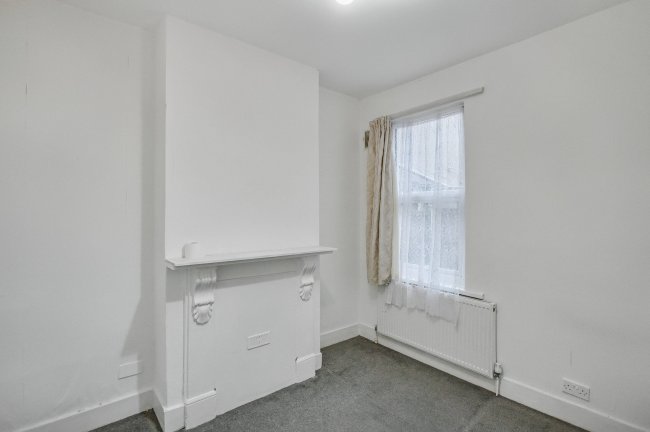 18 Morton Road, Stratford, London E15 4AN 6