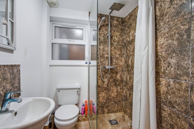 18 Morton Road, Stratford, London E15 4AN 6