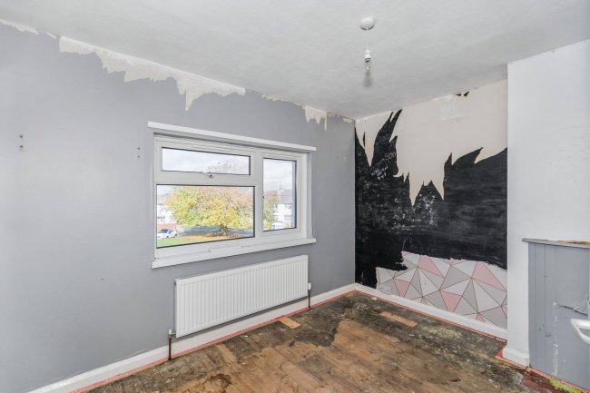 38 Highfield, Woodford, Kettering, NN14 4HD 4