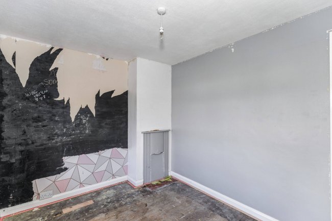 38 Highfield, Woodford, Kettering, NN14 4HD 4