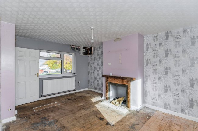 38 Highfield, Woodford, Kettering, NN14 4HD 4