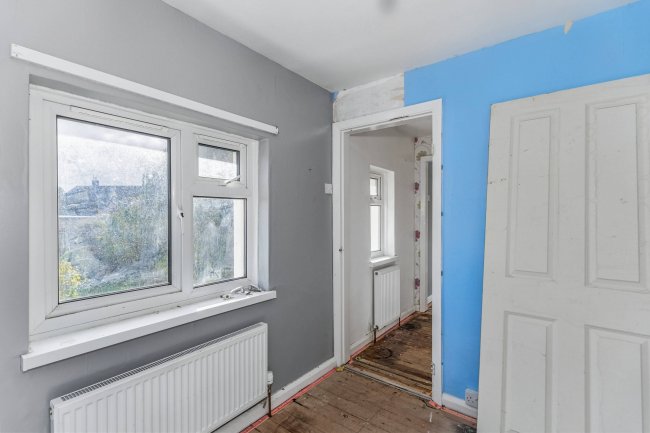 38 Highfield, Woodford, Kettering, NN14 4HD 4